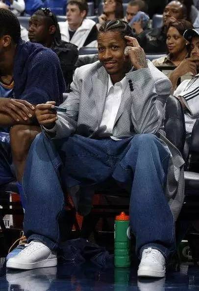 放弃抵抗，特狮同意外租赫罗纳