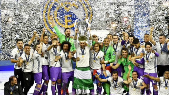 斯洛特：被扳平真的难以置信，整个团队都存在问题不只是我个人