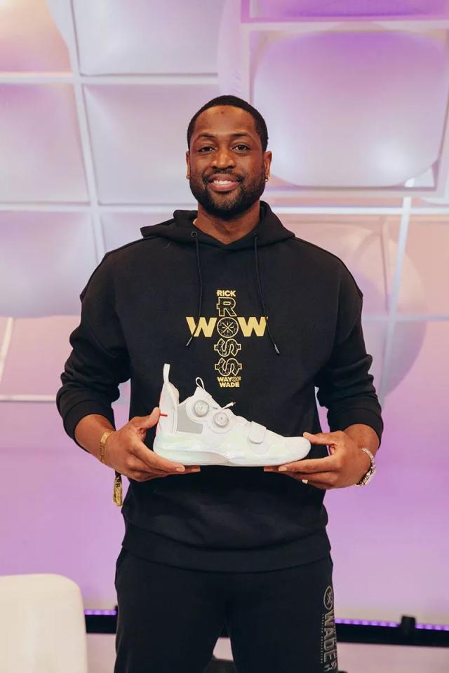 纽卡球迷在基地附近拉横幅：伊萨克是只纯粹的老鼠