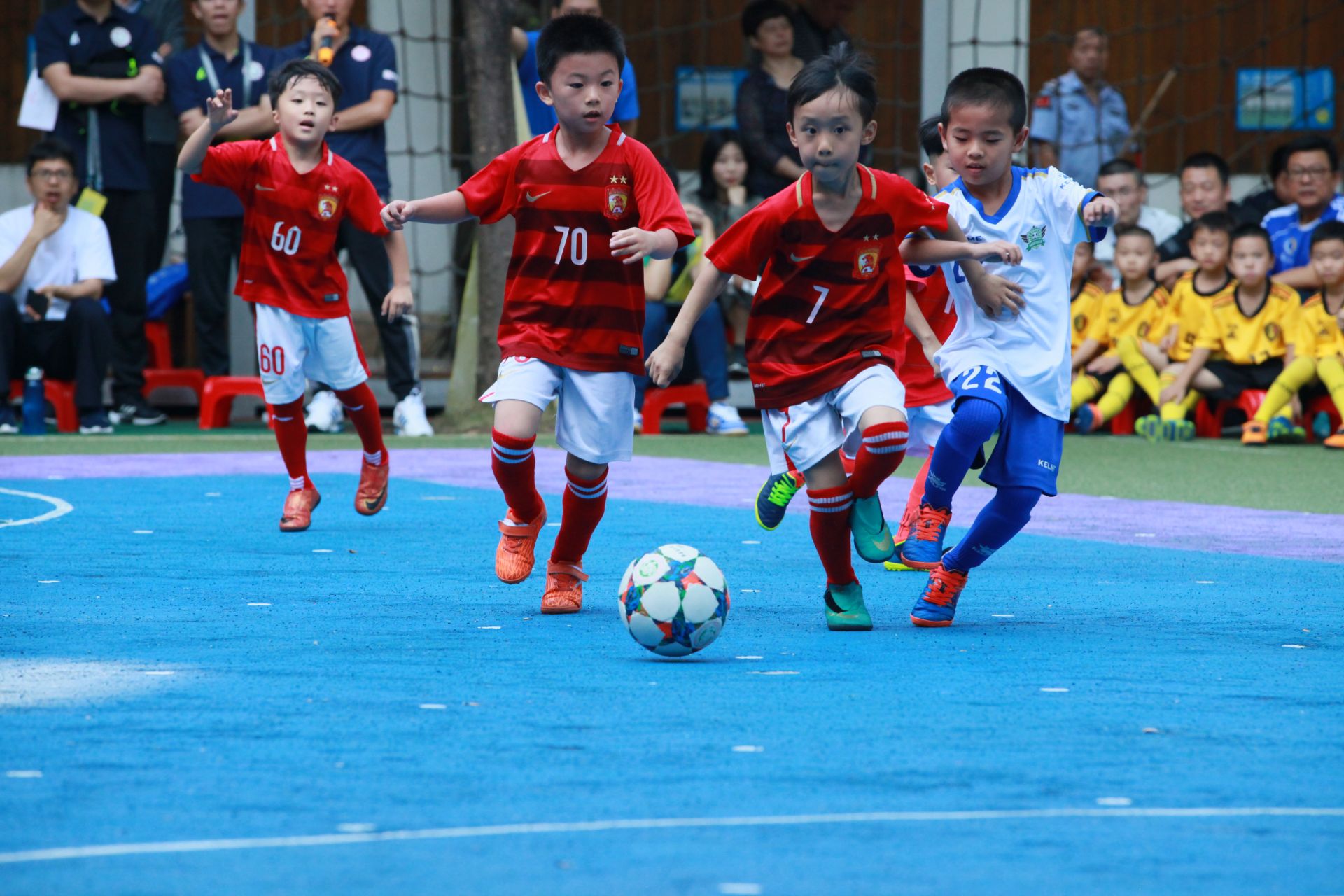 德甲前瞻：多特蒙德联赛主场不败，霍芬海姆进攻火力强劲