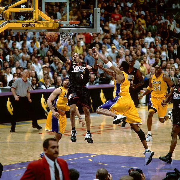 辛辛那提中场吉迪赛后与梅西交换球衣，双方握手并拥抱