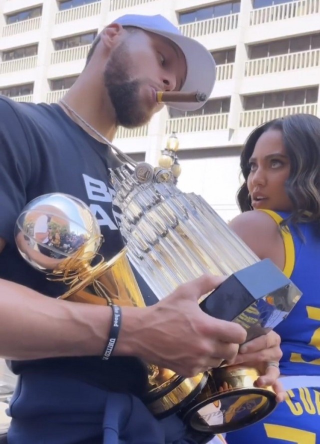 ＂屠龙勇士变恶龙！CBA儒帅邱彪“情绪失控”冲场内狂喷裁判被驱