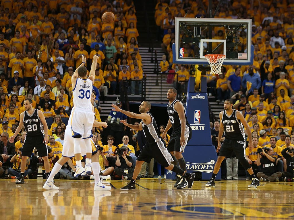 杰伦·约翰逊半场三双创纪录，成道格·里弗斯后首人